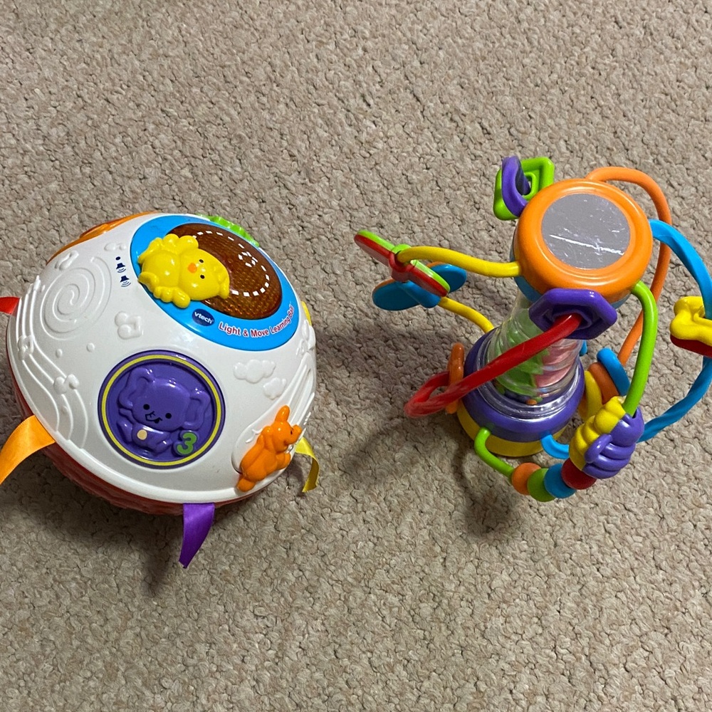 Vetch Interactive colorful light and move learning ball and activity ball